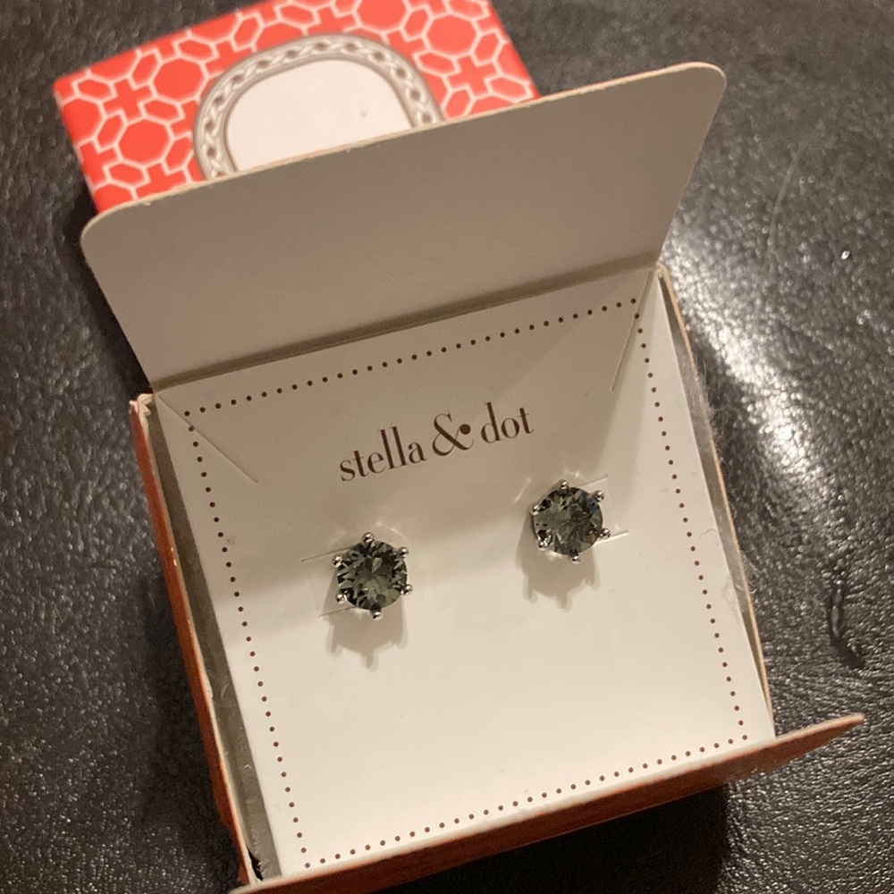 Stella and Dot Sparkle studs Smokey